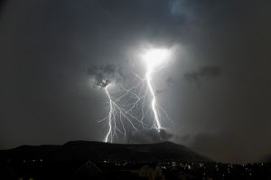 24-8E4T6781-Lightning060804-ShHigh_LR_Things-things.jpg