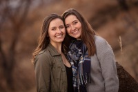 portrait-sisters-outdoor
