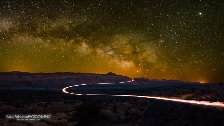 milky way over comb ridge utah