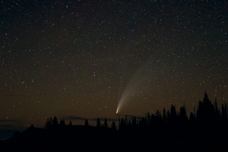 Comet Neowise nears the horizon